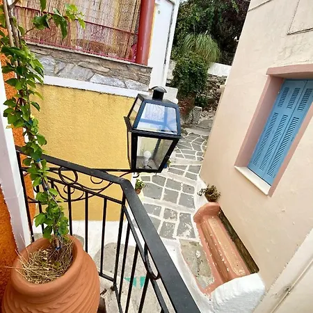 Lion House I * Ioulis